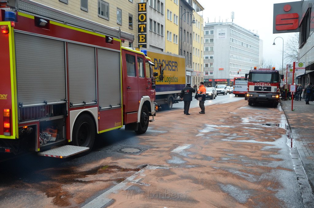 Stadtbus fing Feuer Koeln Muelheim Frankfurterstr Wiener Platz P294.JPG